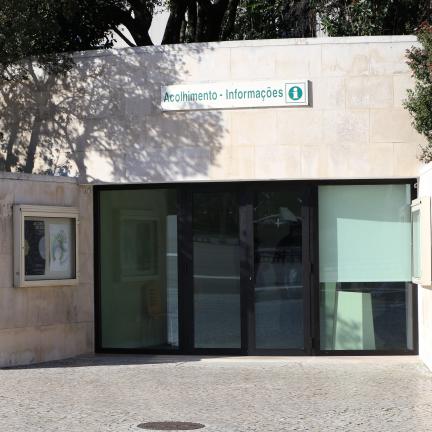 O Posto de Informações do Recinto de Oração reabriu ao público